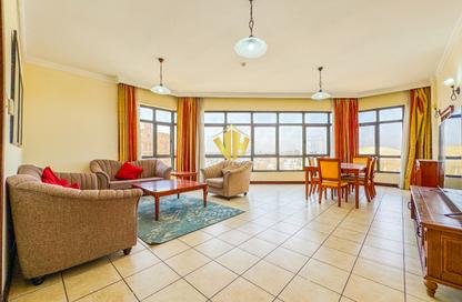 Apartment - 2 Bedrooms - 3 Bathrooms for rent in Exhibition Road - Hoora - Capital Governorate