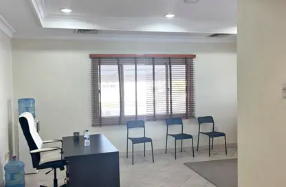 عمارة بالكامل - استوديو - 4 حمامات للايجار في الرفاع الشرقي - الرفاع - المحافظة الجنوبية