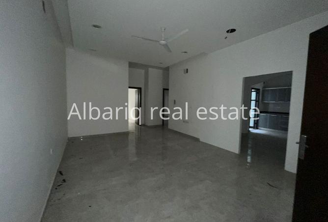981828 - Property Image 2