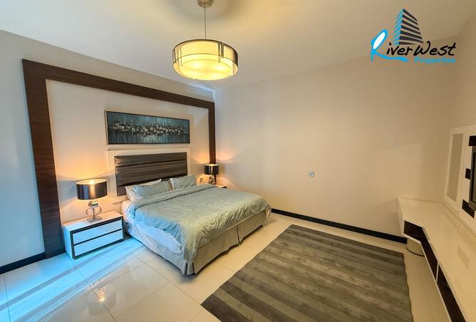 992587 - Property Image 3