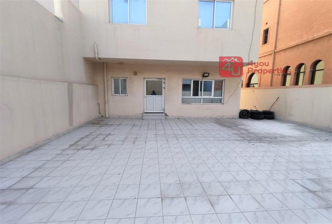 987578 - Property Image 2