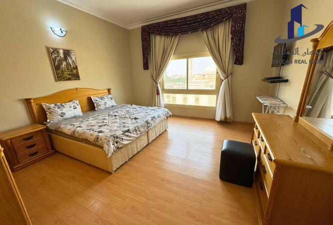 983749 - Property Image 2