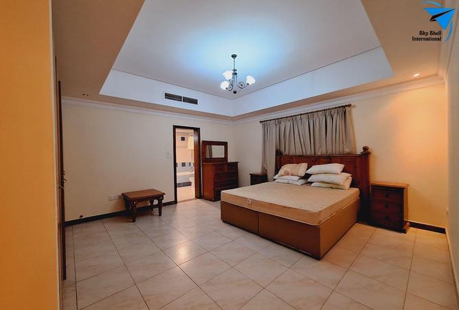 957609 - Property Image 2