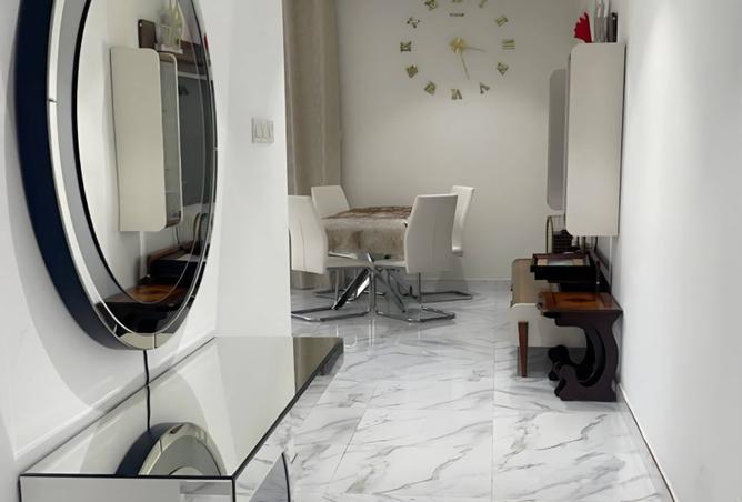 988325 - Property Main Image