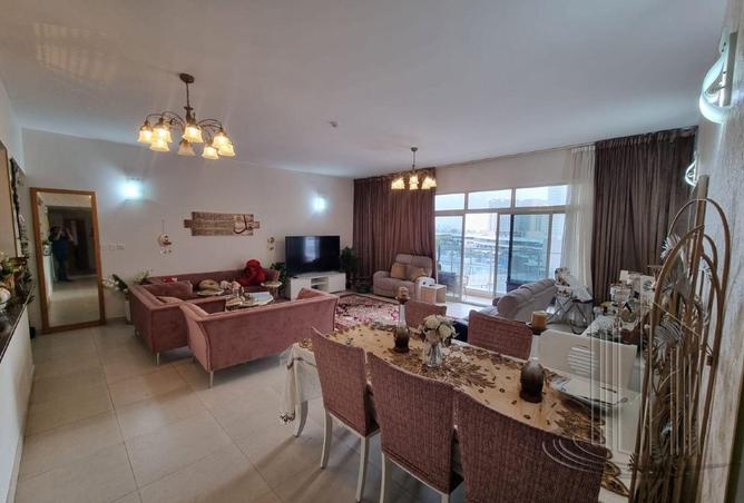 965207 - Property Image 2