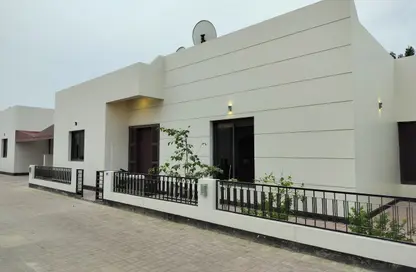 Villa - 3 Bedrooms - 3 Bathrooms for rent in Janabiya - Northern Governorate