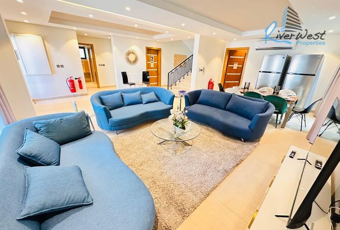 956748 - Property Image 2