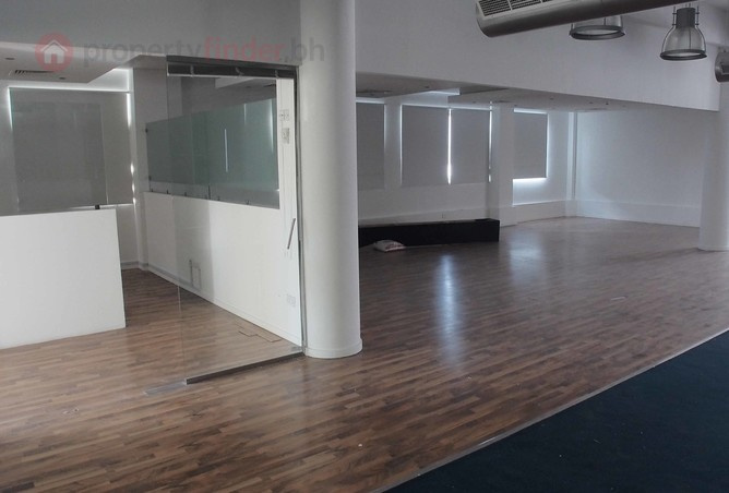 large open office offering versatility ref im r 2049