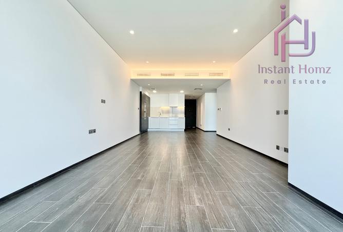 976812 - Property Image 2