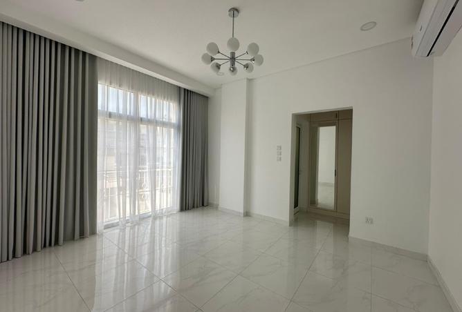 976497 - Property Image 2