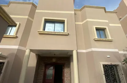 فيلا - 8 غرف نوم - 8 حمامات للايجار في مدينة حمد - المحافظة الشمالية