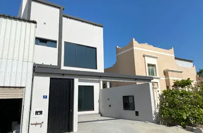 Villa - 5 Bedrooms - 5 Bathrooms for sale in Karrana - Northern Governorate