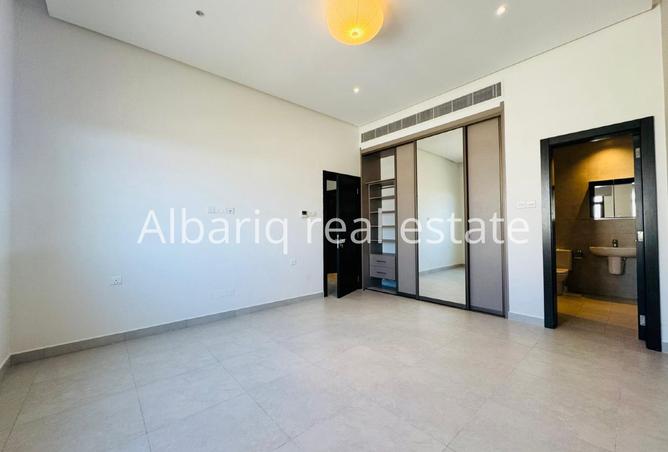 975922 - Property Image 2