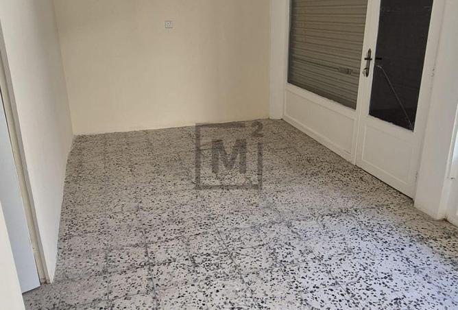 977100 - Property Image 2