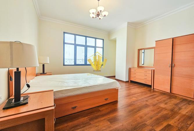 954514 - Property Image 2