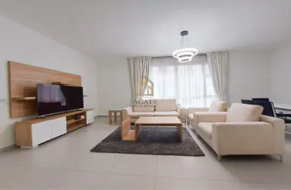 Apartment - 2 Bedrooms - 3 Bathrooms for rent in Mahooz - Manama - Capital Governorate