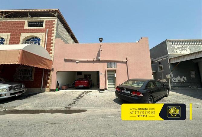 808118 - Property Image 2