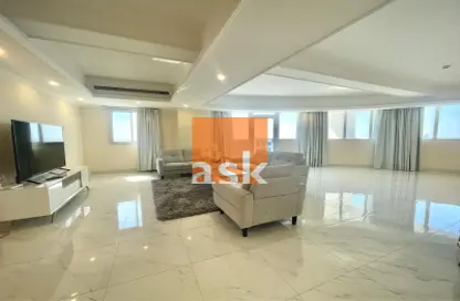 Apartment - 3 Bedrooms - 4 Bathrooms for rent in Al Juffair - Capital Governorate