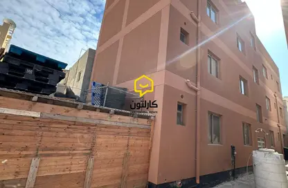 عمارة بالكامل - استوديو - 8 حمامات للبيع في الدير - المحرق