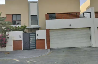 Villa - 4 Bedrooms - 5 Bathrooms for rent in Saar - Northern Governorate