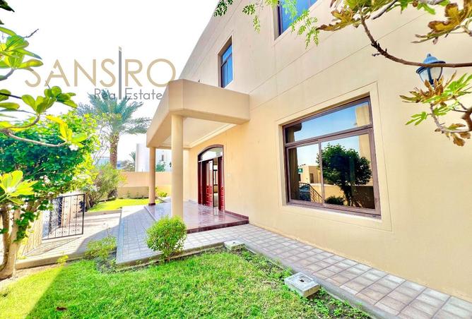 978296 - Property Image 2