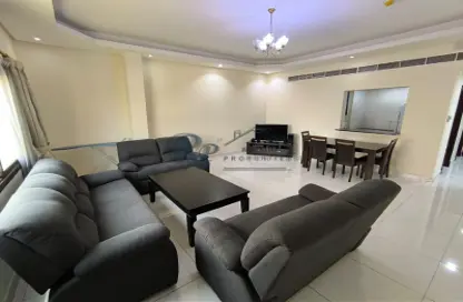 Apartment - 2 Bedrooms - 3 Bathrooms for rent in Sanabis - Manama - Capital Governorate