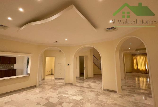 725910 - Property Image 2