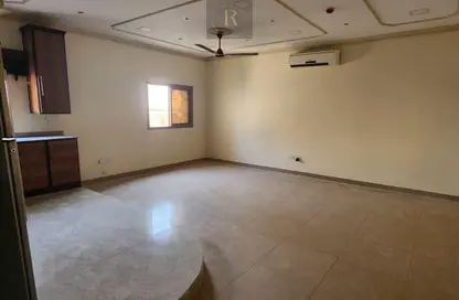 Apartment - 2 Bedrooms - 2 Bathrooms for rent in Shakhura - Northern Governorate