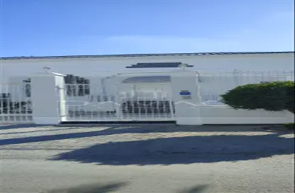 Villa - 5 Bedrooms - 7 Bathrooms for rent in Tubli - Central Governorate