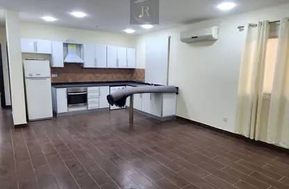 Apartment - 2 Bedrooms - 2 Bathrooms for rent in Tubli - Central Governorate