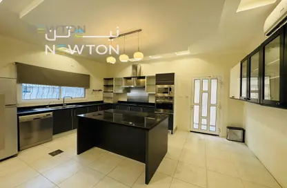 Villa - 5 Bedrooms - 5 Bathrooms for rent in Tubli - Central Governorate