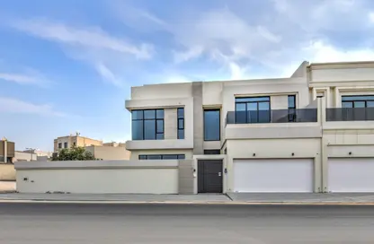 Villa - 4 Bedrooms - 6 Bathrooms for sale in Maqabah - Northern Governorate