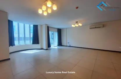 Apartment - 2 Bedrooms - 3 Bathrooms for rent in Hidd - Muharraq Governorate