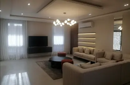Villa - 3 Bedrooms - 5 Bathrooms for rent in Busaiteen - Muharraq Governorate