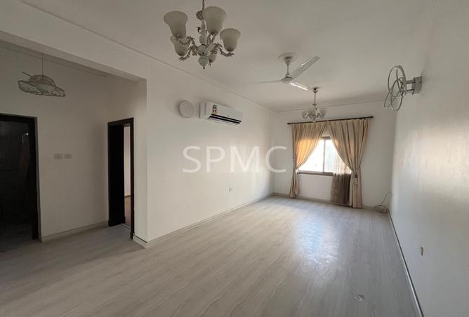 975893 - Property Image 2