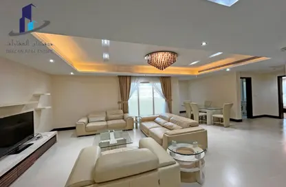 Apartment - 2 Bedrooms - 2 Bathrooms for rent in Al Juffair - Capital Governorate