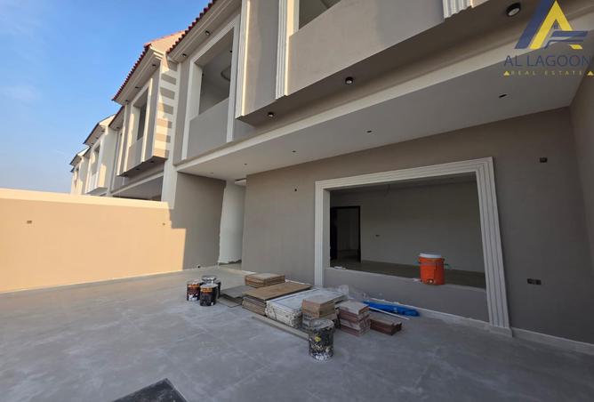 972466 - Property Image 2