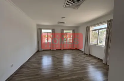 Villa - 4 Bedrooms - 5 Bathrooms for rent in Saar - Northern Governorate