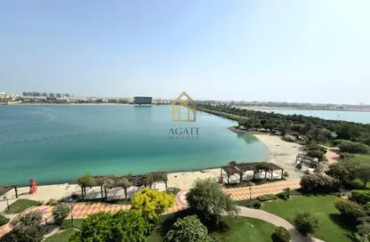 شقة - غرفة نوم - 2 حمامات للبيع في شارع أمواج - أمواج - المحرق