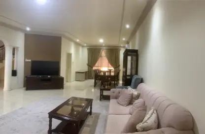 Living / Dining Room image for: Villa - 3 Bedrooms - 4 Bathrooms for rent in Adliya - Manama - Capital Governorate, Image 1