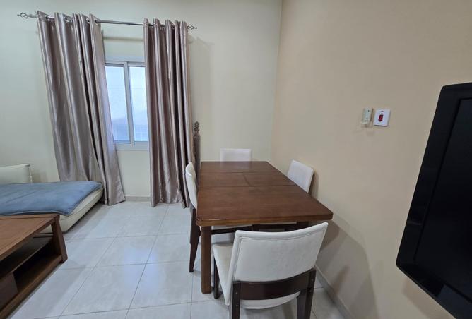 911433 - Property Image 3