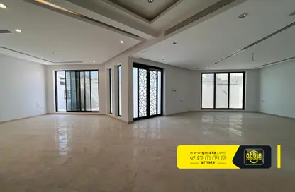 Empty Room image for: Villa - 4 Bedrooms - 4 Bathrooms for sale in Al Qurayyah - Northern Governorate, Image 1