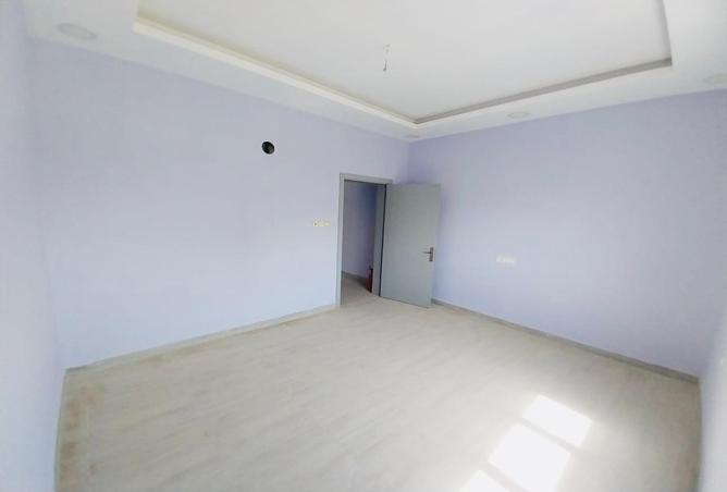 956179 - Property Image 3