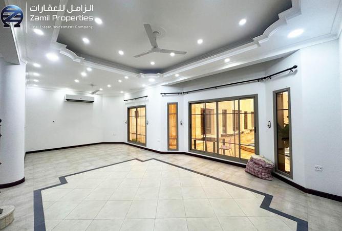 982769 - Property Image 2