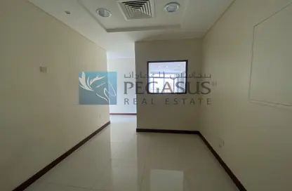 Hall / Corridor image for: Office Space - Studio - 2 Bathrooms for rent in Sanabis - Manama - Capital Governorate, Image 1