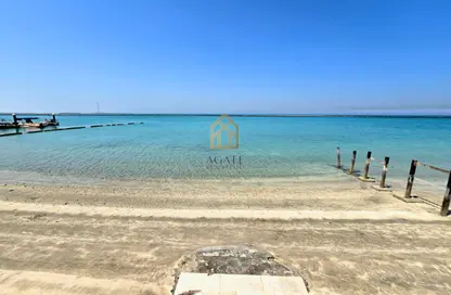 فيلا - 3 غرف نوم - 5 حمامات للبيع في شارع أمواج - أمواج - المحرق