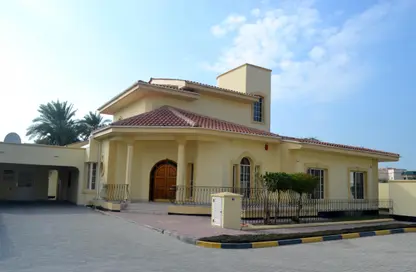 فيلا - 4 غرف نوم - 4 حمامات للايجار في الجنبية - المحافظة الشمالية