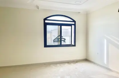 Empty Room image for: Apartment - 2 Bedrooms - 2 Bathrooms for rent in Busaiteen - Muharraq Governorate, Image 1