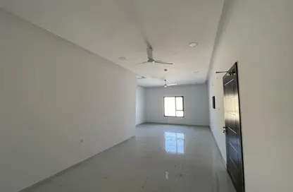 Office Space - Studio - 3 Bathrooms for rent in Sanabis - Manama - Capital Governorate