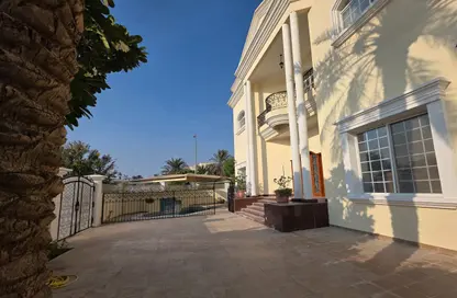 فيلا - 4 غرف نوم - 5 حمامات للايجار في توبلي - المحافظة الوسطى